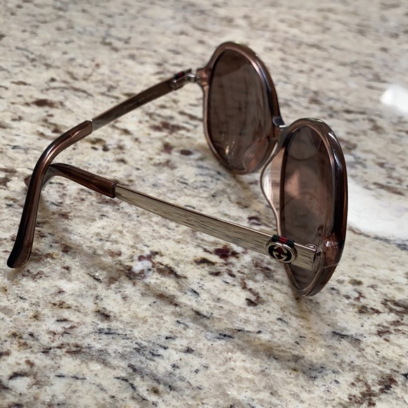 Authentic Gucci sunglasses with case - Picture 8 of 13